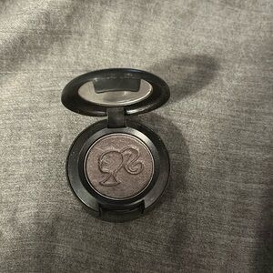 Limited edition MAC shadow in Mothbrown.